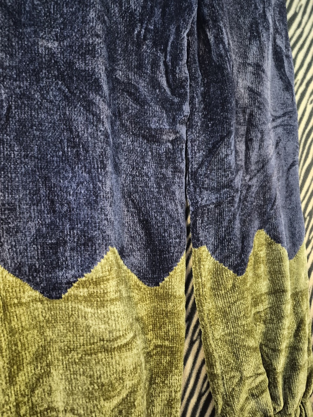 Adrian Two-Tone Velvet Lounge Pants with Scalloped Hem - Picture 6 of 8